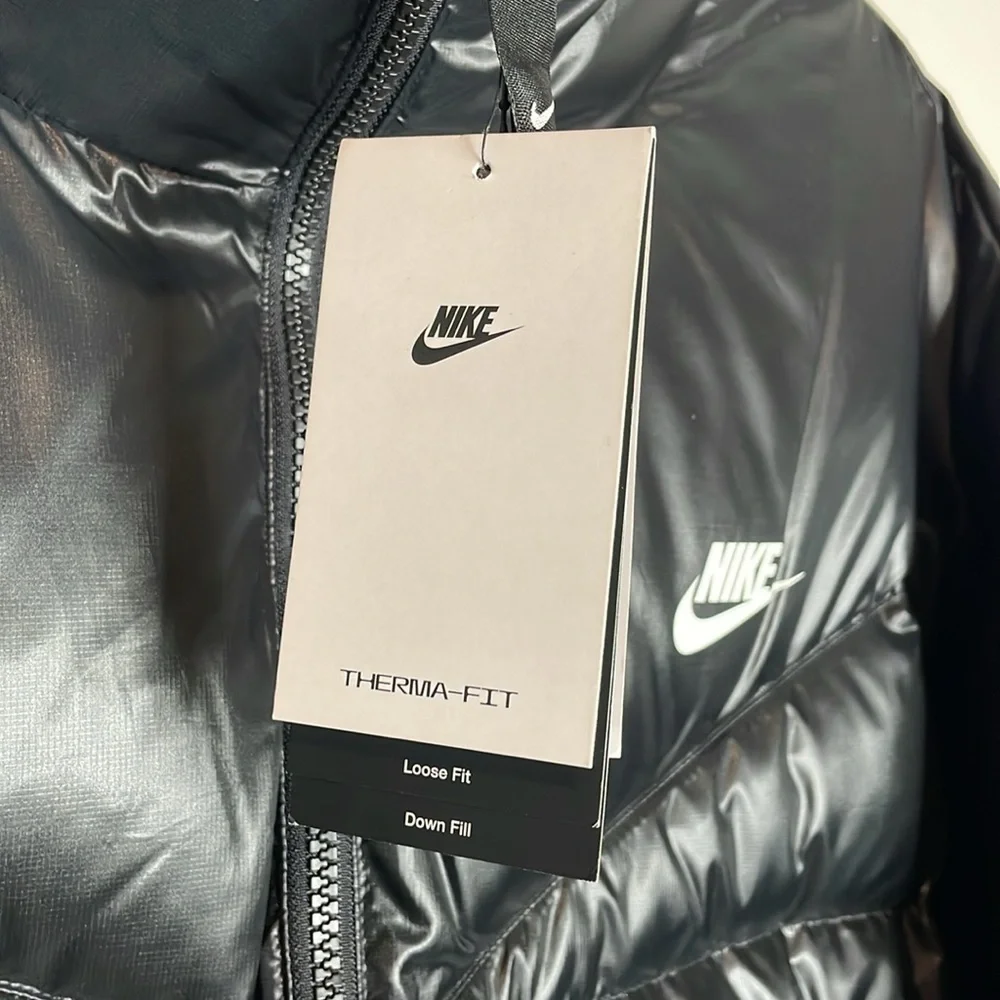 Nike | Women’s Black Therma Fit Down Filled Puffer Loose Fit Coat Size XL NWT